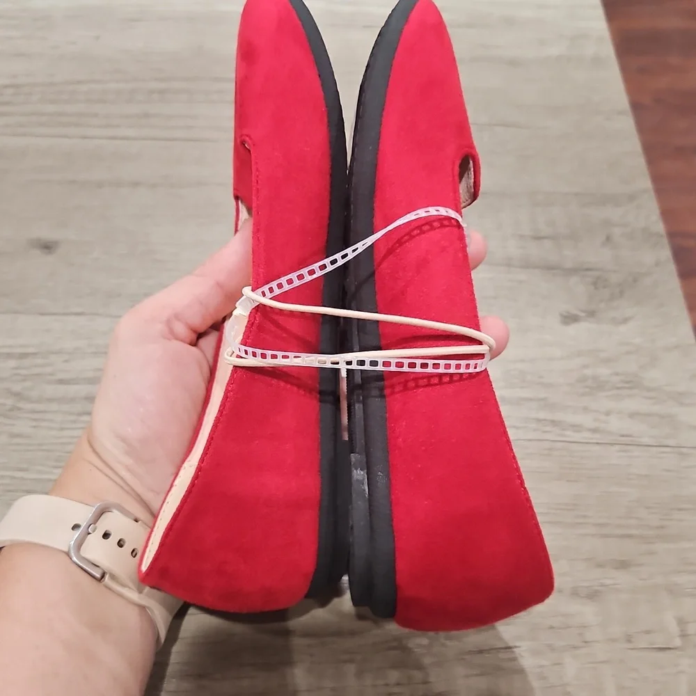 Link Comfort Girl's Size 1 Red Faux Suede flats